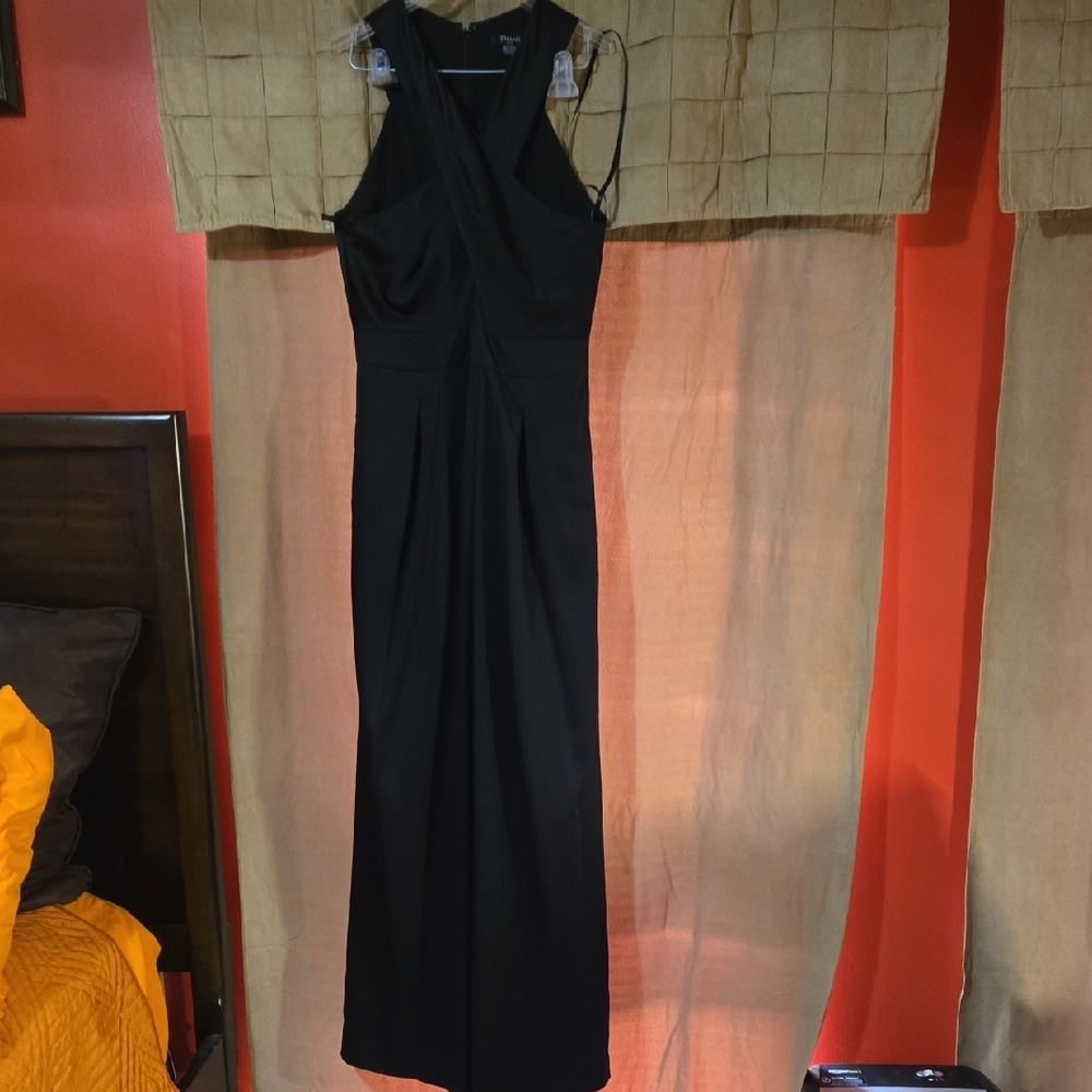 Tahari Elegant Black Sleeveless Dress
